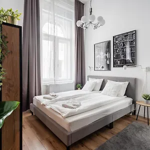 E32 - Oktogon Panorama Suite - Best Location - By Bqa Budapeszt