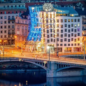 4* Ξενοδοχείο Dancing House - Tancici Dum
