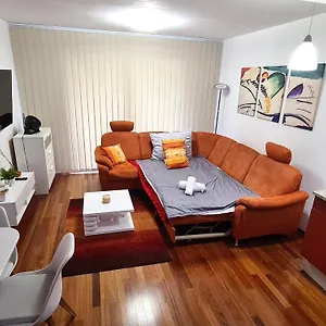 Entire Apartment, Near Clarion, O2 Arena, Metro 3 Min, Easter Market In Center 15 Min Praha